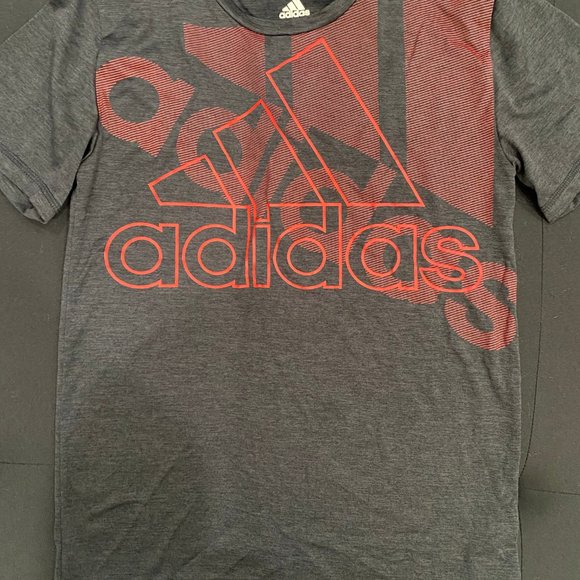 Adidas‎ Shorts Sleeve Tee - Picture 4 of 6